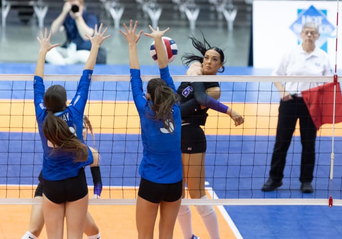 Fayetteville-Conway Volleyball Final__00053